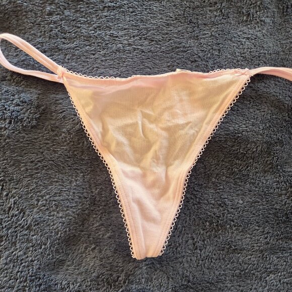 Victoria's Secret Pink! light pink picot trim cotton V-string Panties Size L - Picture 1 of 4